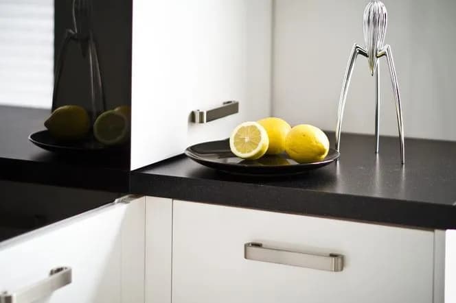 Praktyczne pomysły na to, co dać na parapetówkę, które zaskoczą gospodarzy