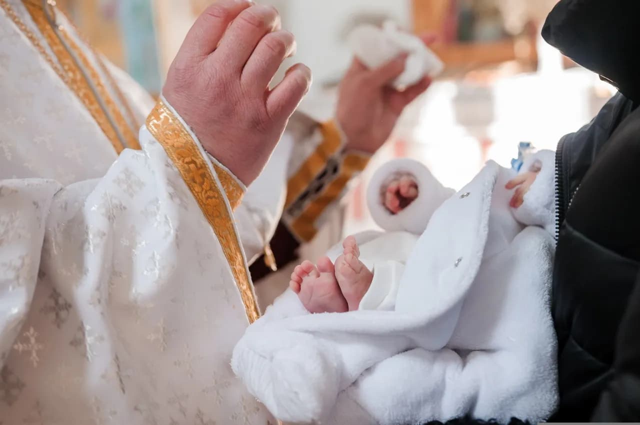 Ile dać na chrzciny? Sprawdź, co jest odpowiednie i mile widziane