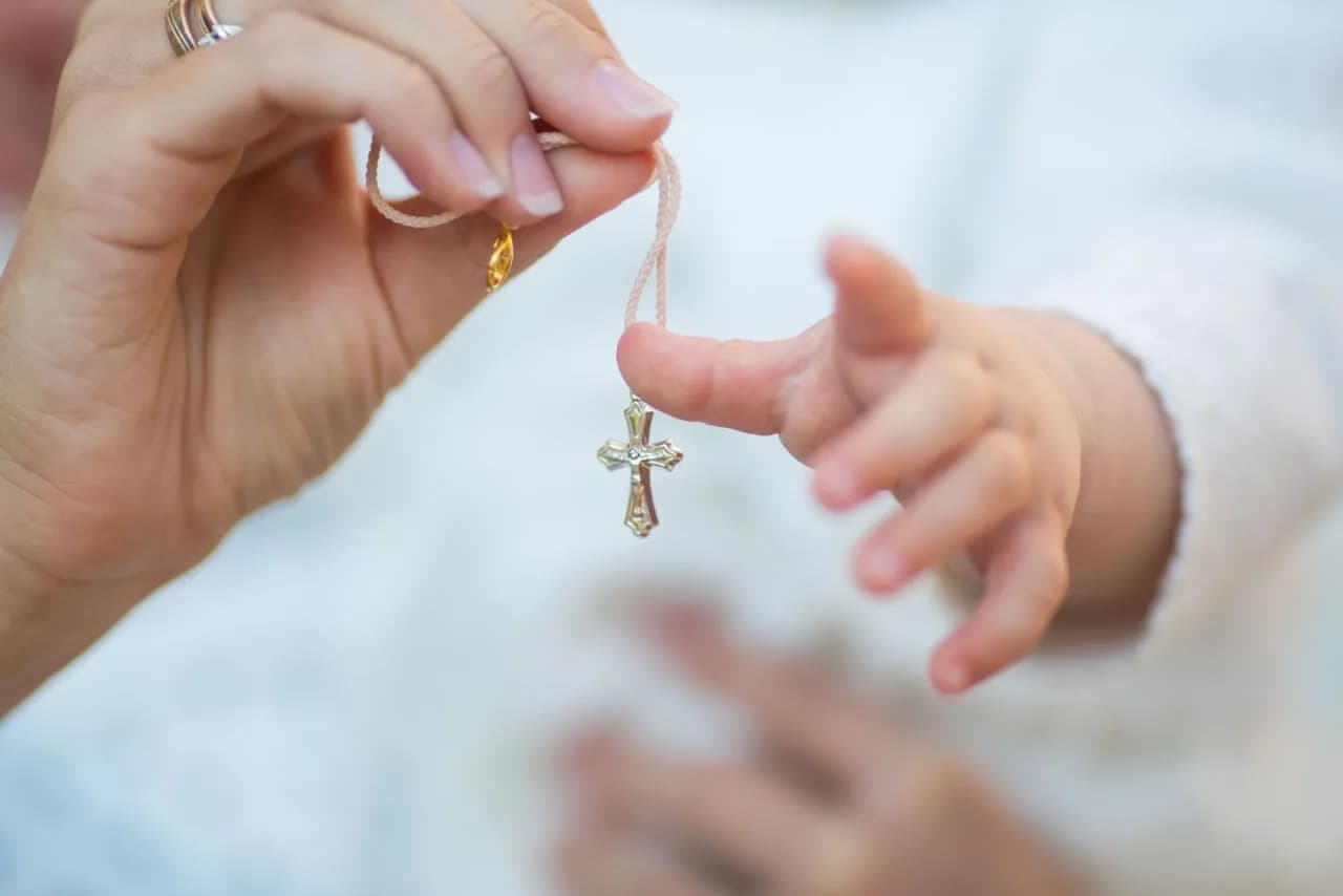 Co na prezent na chrzciny? 10 wyjątkowych pomysłów, które zachwycą