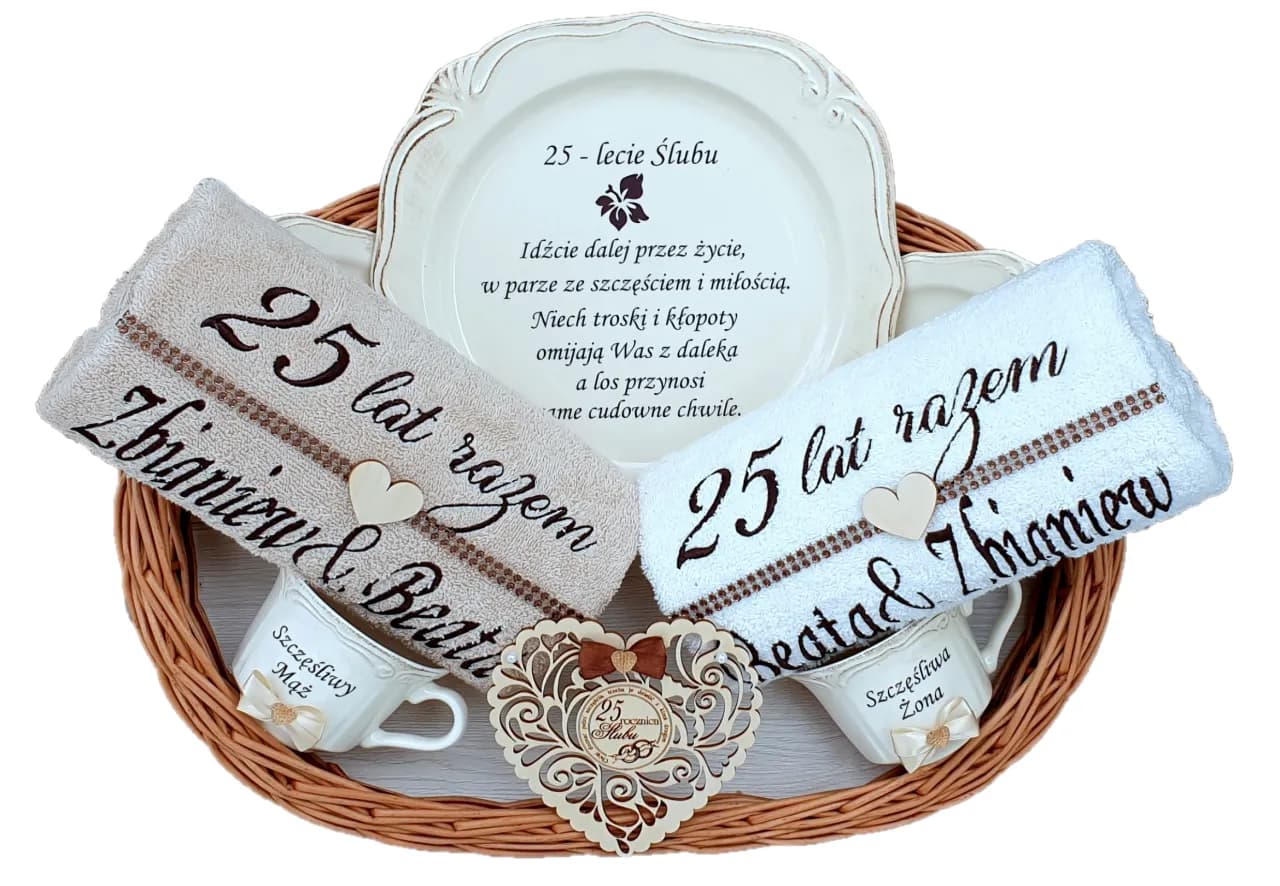 Co się daje na 25 rocznicę ślubu? Odkryj wyjątkowe pomysły na prezenty
